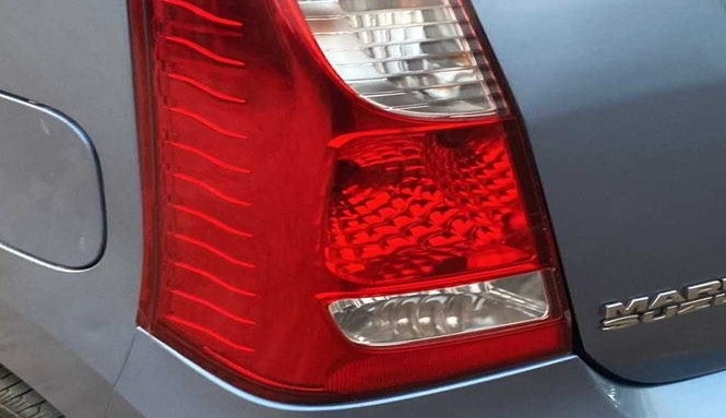 2012 Maruti Wagon R 1.0 VXI, Petrol, Manual, 21,302 km, Left tail light - Minor damage