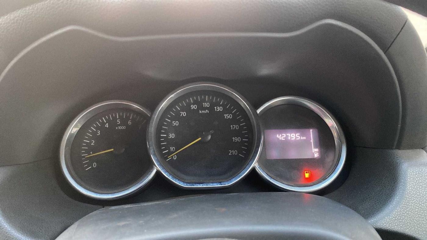 2017 Renault Duster RXL 1.6 PETROL, Petrol, Manual, 42,775 km, Odometer Image
