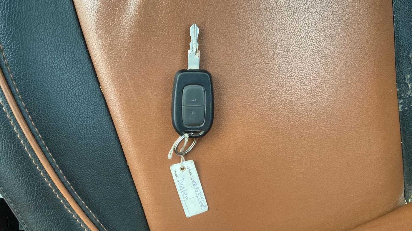 2017 Renault Duster RXL 1.6 PETROL, Petrol, Manual, 42,775 km, Key Close Up