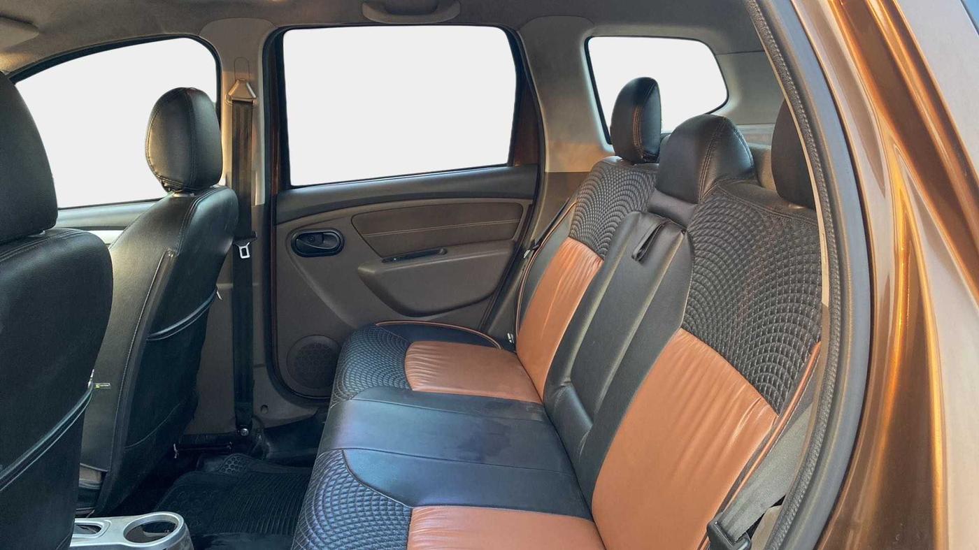 2017 Renault Duster RXL 1.6 PETROL, Petrol, Manual, 42,775 km, Right Side Rear Door Cabin