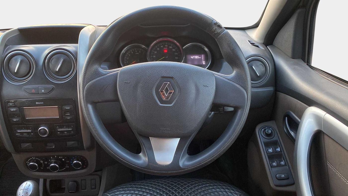 2017 Renault Duster RXL 1.6 PETROL, Petrol, Manual, 42,775 km, Steering Wheel Close Up