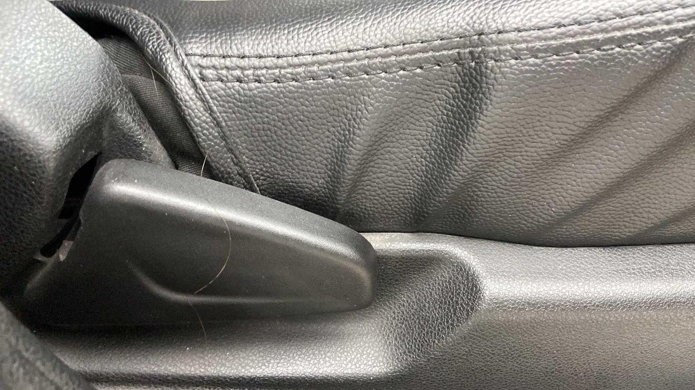 2020 Renault Kwid RXT 1.0 AMT (O), Petrol, Automatic, 12,381 km, Driver Side Adjustment Panel