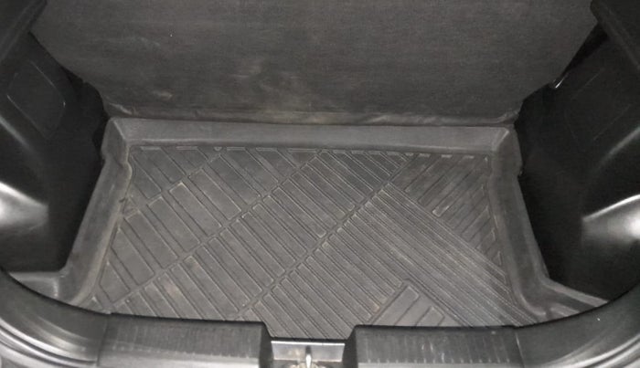 2022 Maruti Baleno DELTA PETROL 1.2, Petrol, Manual, 18,797 km, Boot Inside