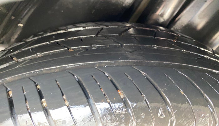 2019 Skoda Rapid STYLE 1.6 MPI, Petrol, Manual, 65,949 km, Right Rear Tyre Tread
