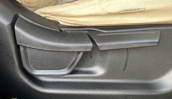 2022 Hyundai Creta E 1.5 PETROL, Petrol, Manual, 1,480 km, Driver Side Adjustment Panel