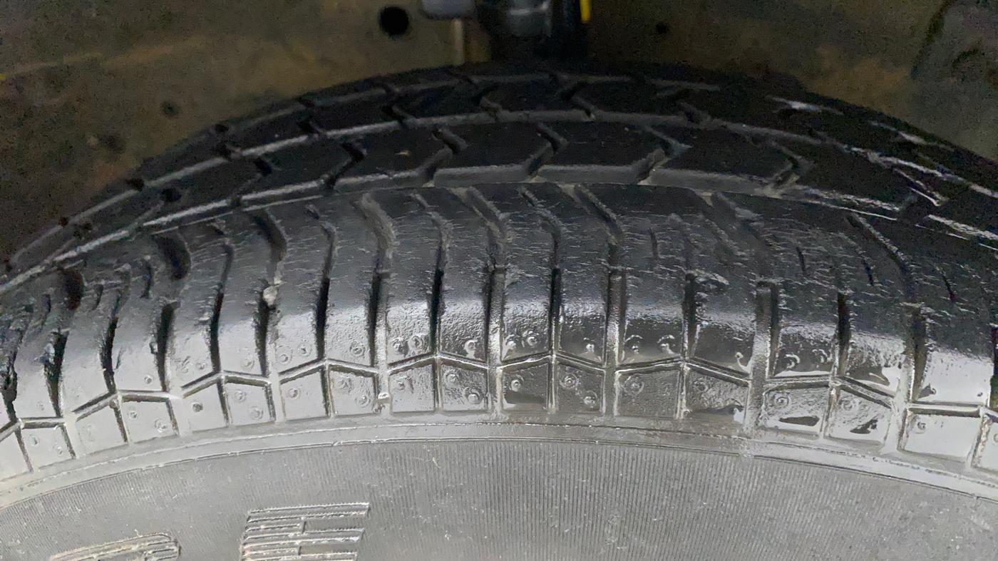 2014 Maruti Swift Dzire VXI, Petrol, Manual, 50,139 km, Right Front Tyre Tread