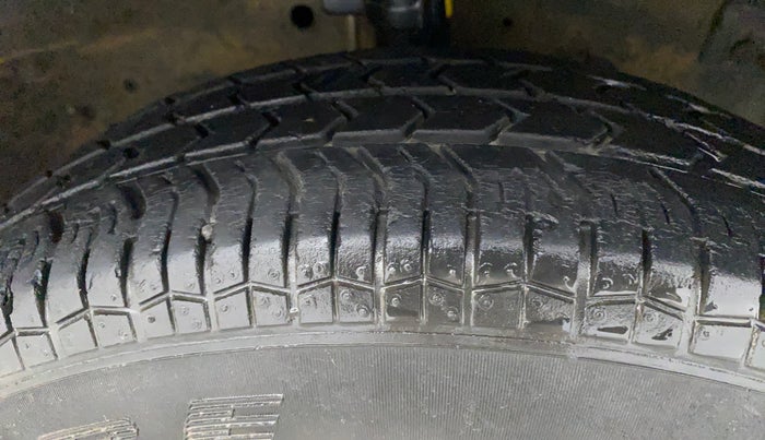 2014 Maruti Swift Dzire VXI, Petrol, Manual, 50,139 km, Right Front Tyre Tread
