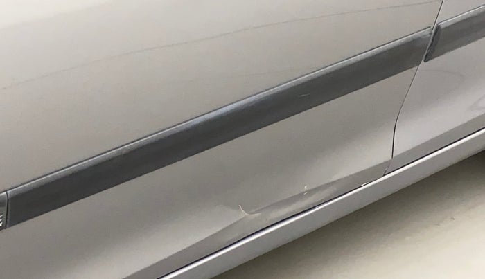 2014 Maruti Swift Dzire VXI, Petrol, Manual, 50,139 km, Front passenger door - Slightly dented