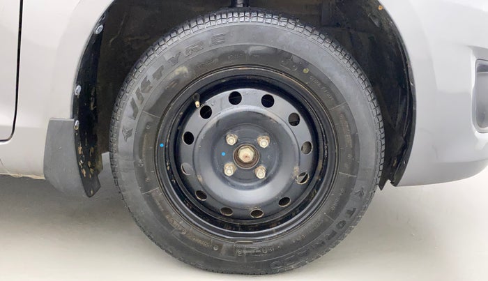 2014 Maruti Swift Dzire VXI, Petrol, Manual, 50,139 km, Right Front Wheel
