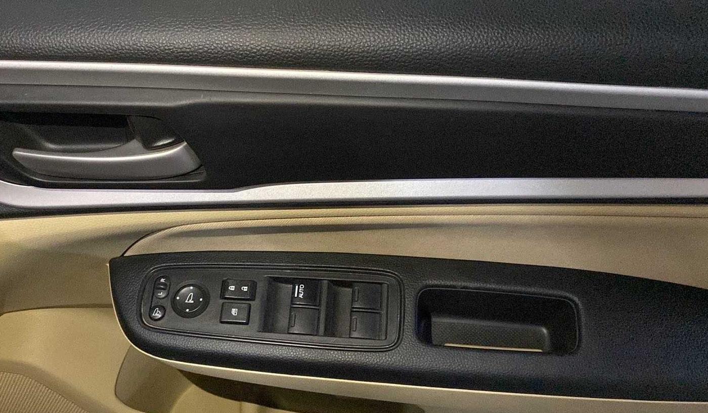 2022 Honda Amaze 1.2L I-VTEC VX CVT, Petrol, Automatic, 32,675 km, Driver Side Door Panels Control