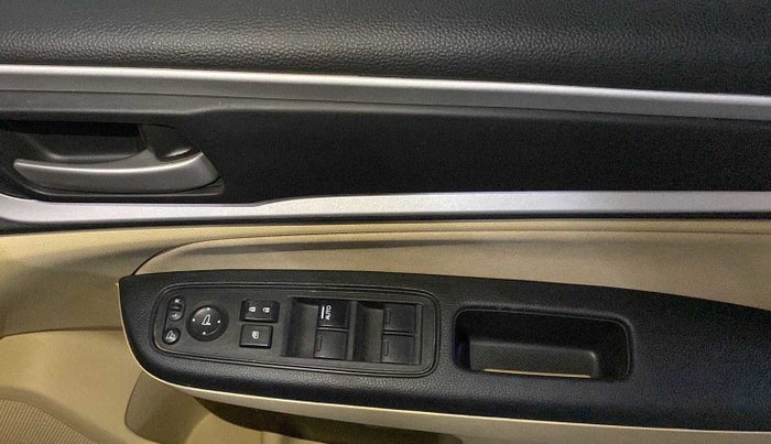 2022 Honda Amaze 1.2L I-VTEC VX CVT, Petrol, Automatic, 32,675 km, Driver Side Door Panels Control