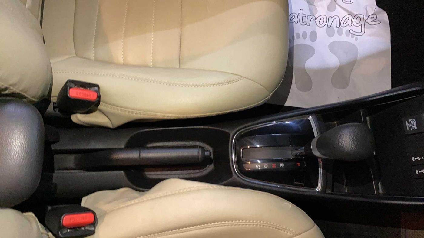 2022 Honda Amaze 1.2L I-VTEC VX CVT, Petrol, Automatic, 32,675 km, Gear Lever