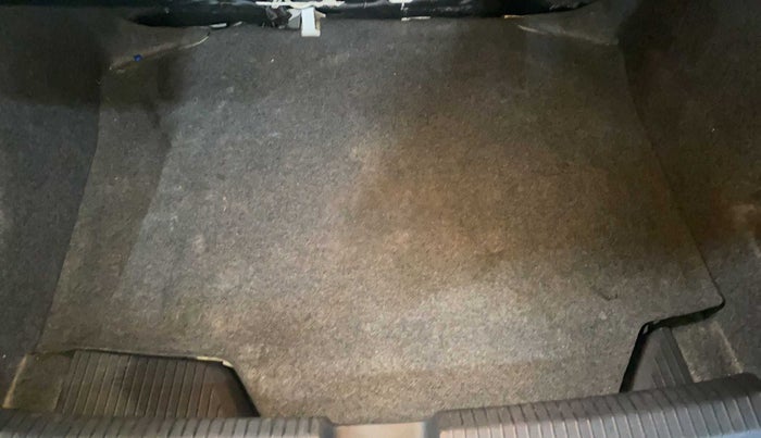 2018 Volkswagen Ameo COMFORTLINE 1.0L, Petrol, Manual, 37,749 km, Boot Inside