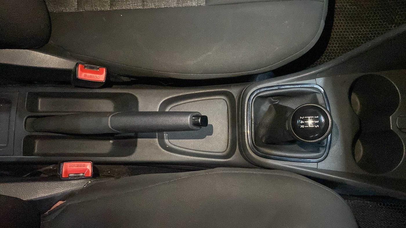 2018 Volkswagen Ameo COMFORTLINE 1.0L, Petrol, Manual, 37,749 km, Gear Lever