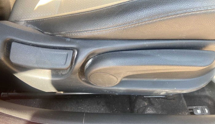 2019 Hyundai Verna 1.6 VTVT SX (O) AT, Petrol, Automatic, 25,059 km, Driver Side Adjustment Panel