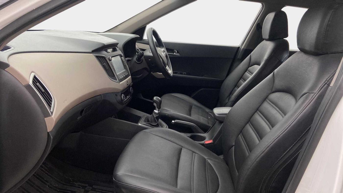 2016 Hyundai Creta SX PLUS 1.6 PETROL, Petrol, Manual, 24,153 km, Right Side Front Door Cabin
