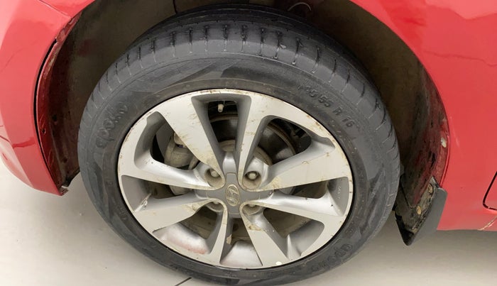2015 Hyundai Elite i20 ASTA 1.4 CRDI, Diesel, Manual, 50,647 km, Left front tyre - Minor crack