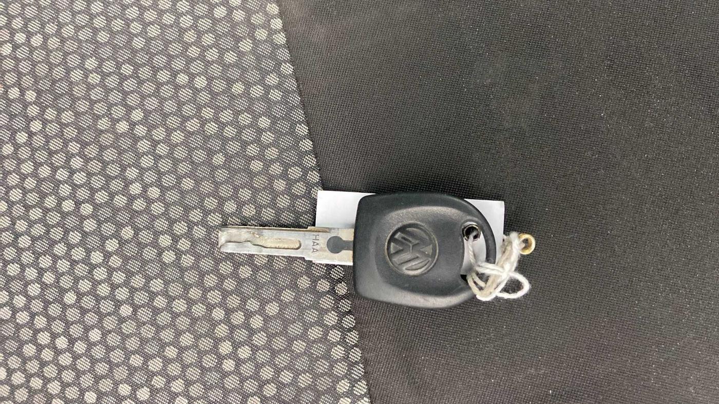 2018 Volkswagen Ameo TRENDLINE 1.0L, Petrol, Manual, 67,051 km, Key Close Up