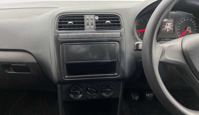2018 Volkswagen Ameo TRENDLINE 1.0L, Petrol, Manual, 67,051 km, Air Conditioner