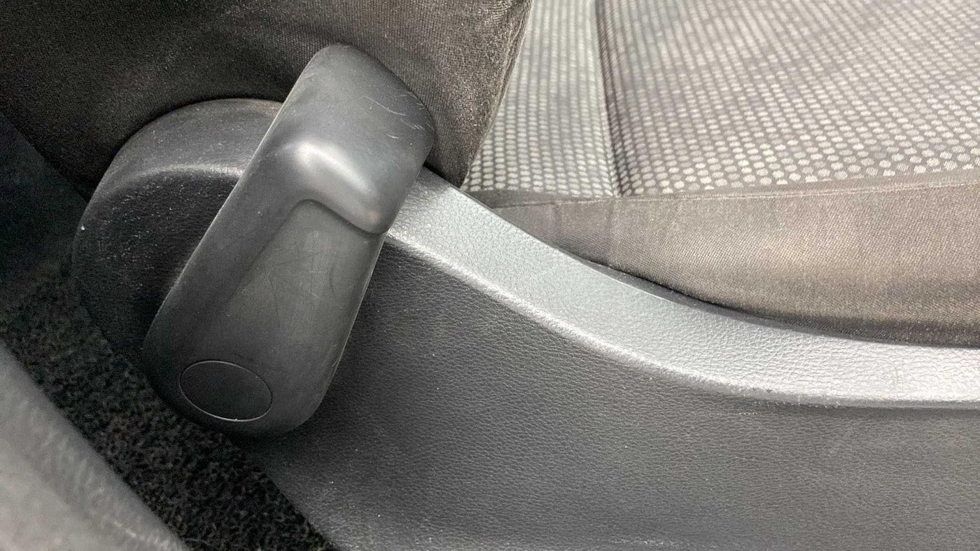 2018 Volkswagen Ameo TRENDLINE 1.0L, Petrol, Manual, 67,051 km, Driver Side Adjustment Panel