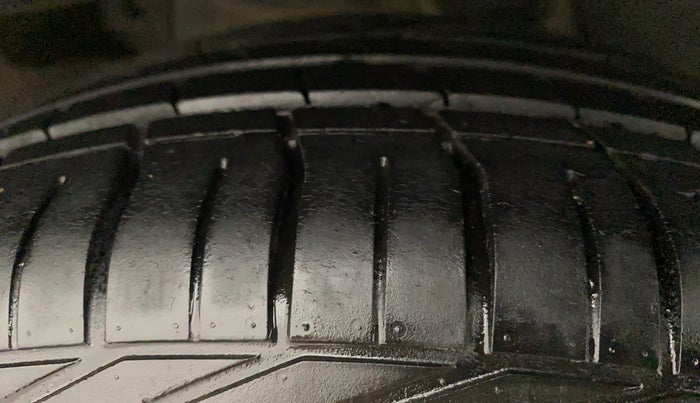 2018 Tata NEXON XZA PLUS DIESEL, Diesel, Automatic, 40,909 km, Right Rear Tyre Tread