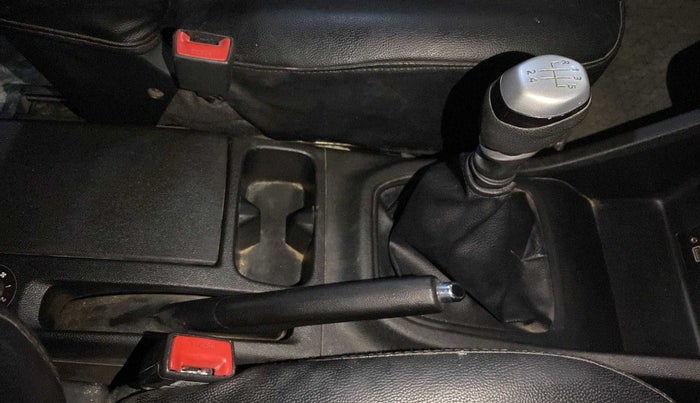 2019 Renault TRIBER RXZ, Petrol, Manual, 23,717 km, Gear Lever