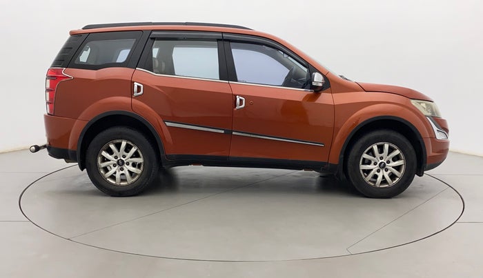 2015 Mahindra XUV500 W10, Diesel, Manual, 1,08,057 km, Right Side View