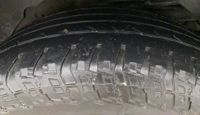 2015 Mahindra XUV500 W10, Diesel, Manual, 1,08,057 km, Left Rear Tyre Tread