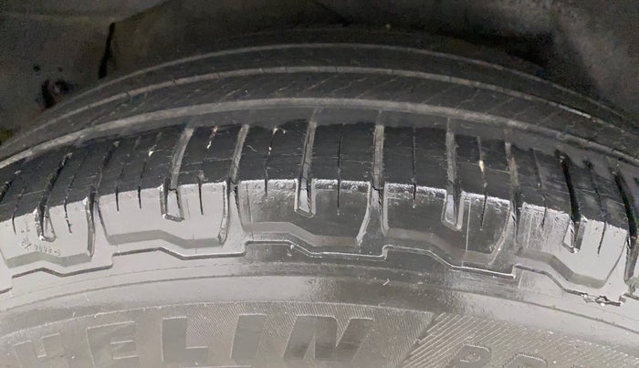 2015 Mahindra XUV500 W10, Diesel, Manual, 1,08,057 km, Right Rear Tyre Tread