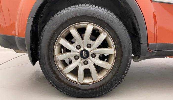 2015 Mahindra XUV500 W10, Diesel, Manual, 1,08,057 km, Right Rear Wheel