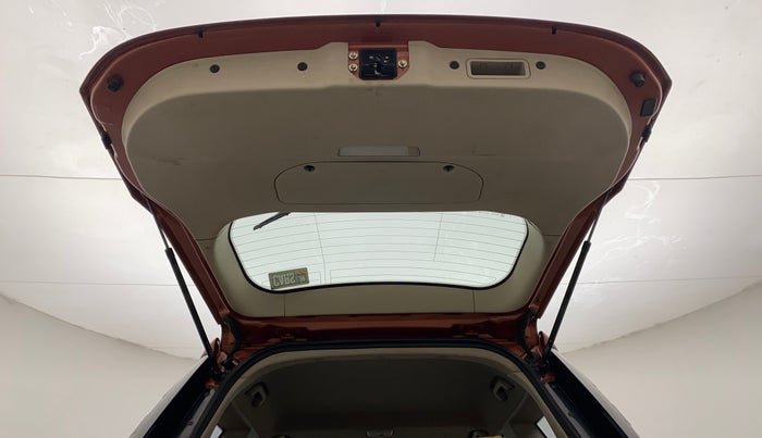 2015 Mahindra XUV500 W10, Diesel, Manual, 1,08,057 km, Boot Door Open