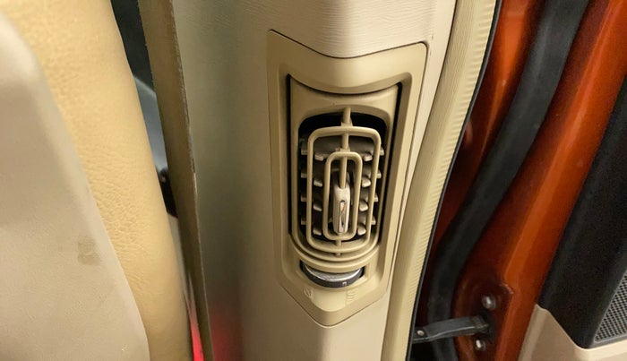 2015 Mahindra XUV500 W10, Diesel, Manual, 1,08,057 km, Rear AC Vents