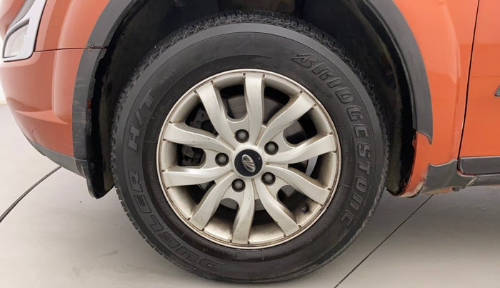 2015 Mahindra XUV500 W10, Diesel, Manual, 1,08,057 km, Left Front Wheel