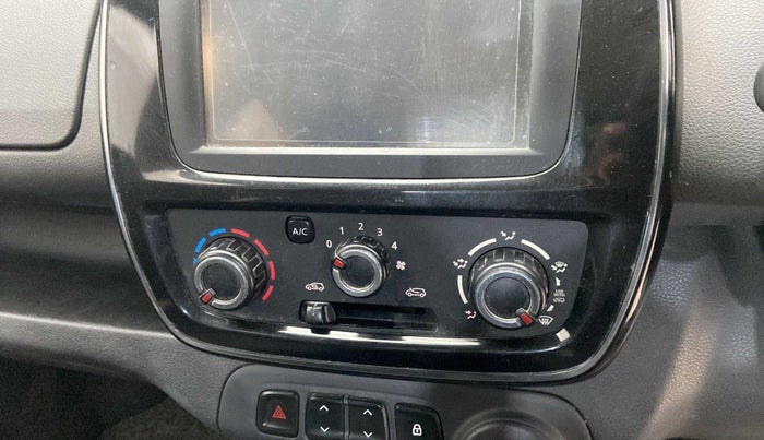 2016 Renault Kwid RXT 1.0 (O), Petrol, Manual, 53,885 km, AC Unit - Directional switch has minor damage