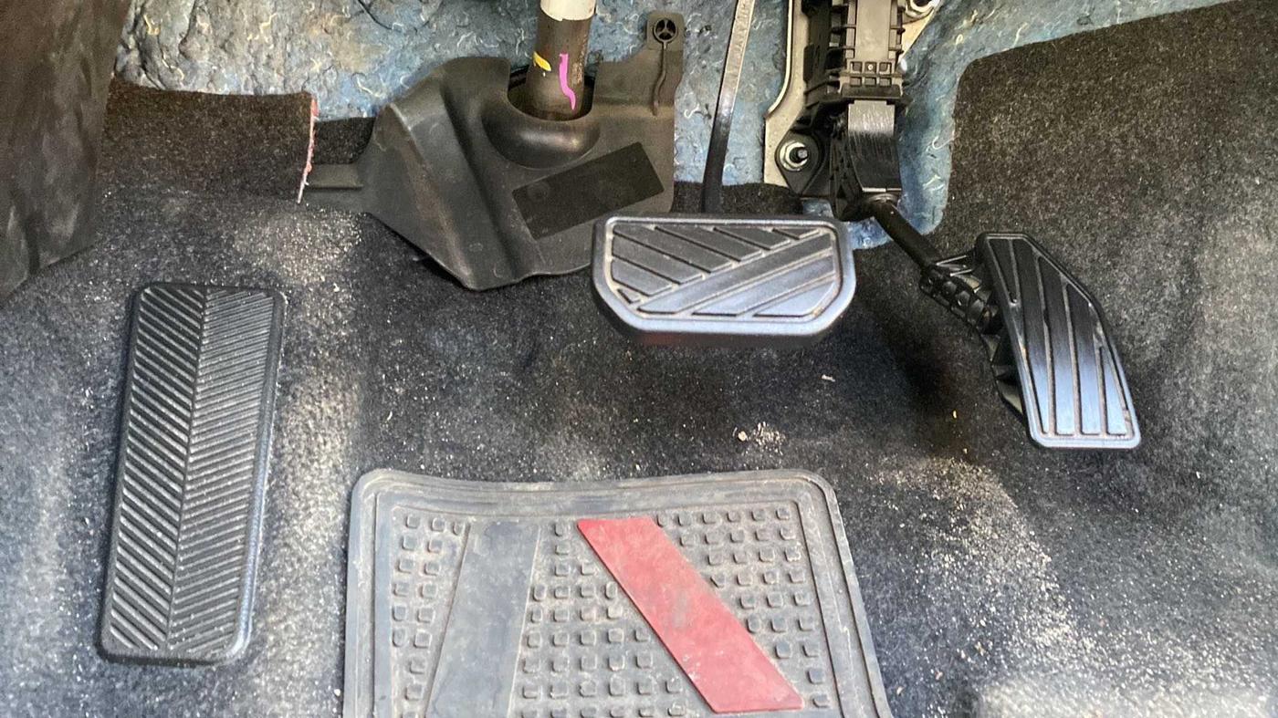 2019 Maruti Swift VXI AMT, Petrol, Automatic, 3,277 km, Pedals