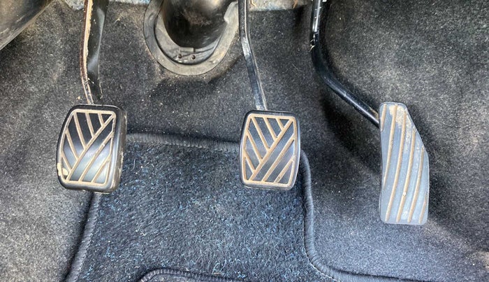 2014 Maruti Wagon R 1.0 LXI, CNG, Manual, 72,837 km, Pedals