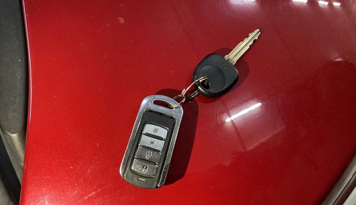 2016 Hyundai Eon ERA +, Petrol, Manual, 72,052 km, Key Close Up