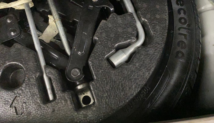 2021 Mahindra XUV300 W8 (O) 1.2 PETROL AMT, Petrol, Automatic, 46,170 km, Spare Tyre