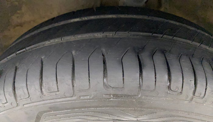2017 Maruti Alto K10 VXI, Petrol, Manual, 29,508 km, Left Front Tyre Tread