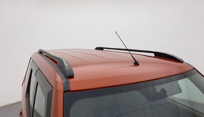 2018 Mahindra TUV 300 PLUS P8, Diesel, Manual, 1,09,111 km, Roof