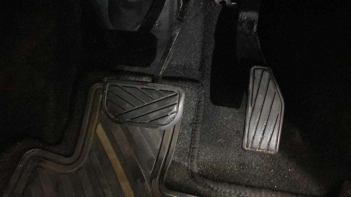 2019 Maruti IGNIS DELTA 1.2 AMT, Petrol, Automatic, 28,461 km, Pedals