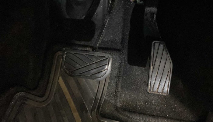 2019 Maruti IGNIS DELTA 1.2 AMT, Petrol, Automatic, 28,461 km, Pedals