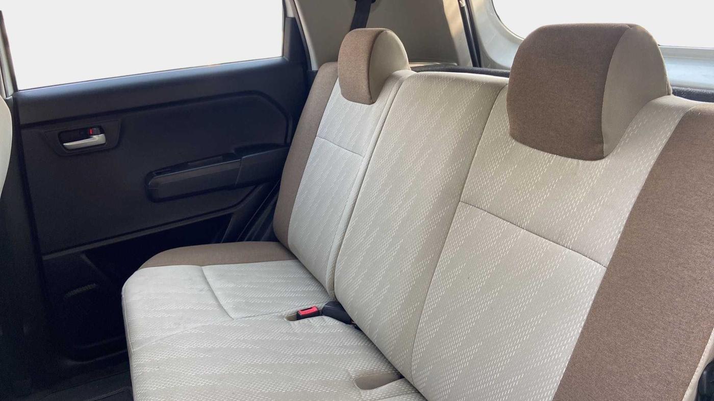 2019 Maruti New Wagon-R VXI 1.0, CNG, Manual, 27,184 km, Right Side Rear Door Cabin