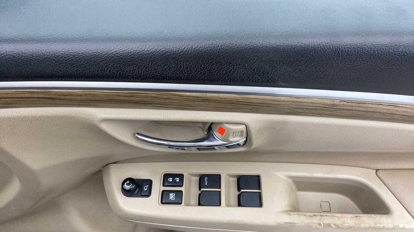 2020 Maruti Ciaz ALPHA 1.5 SHVS PETROL, Petrol, Manual, 40,226 km, Driver Side Door Panels Control