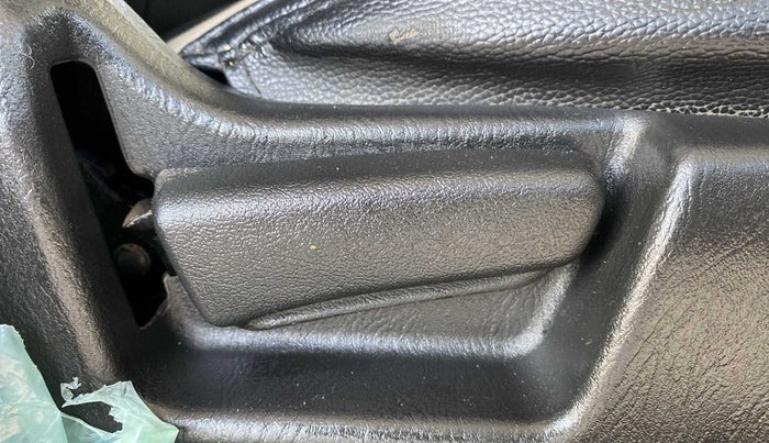 2023 Maruti Alto VXI, Petrol, Manual, 14,147 km, Driver Side Adjustment Panel