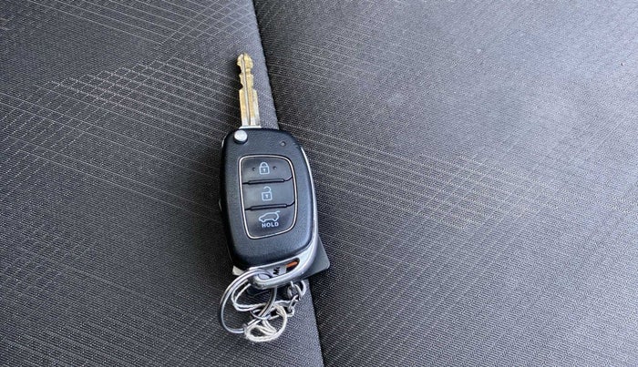 2019 Hyundai Creta E PLUS 1.6 PETROL, Petrol, Manual, 49,869 km, Key Close Up