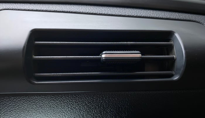 2020 Tata Harrier XZA, Diesel, Automatic, 28,811 km, Rear AC Vents