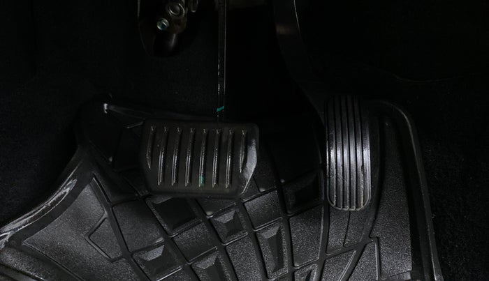 2020 Tata Harrier XZA, Diesel, Automatic, 28,811 km, Pedals