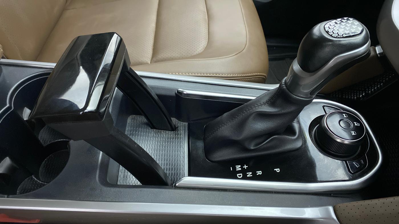 2020 Tata Harrier XZA, Diesel, Automatic, 28,811 km, Gear Lever
