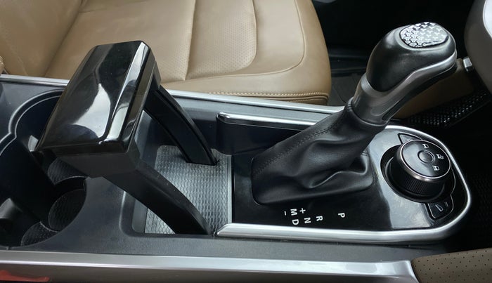 2020 Tata Harrier XZA, Diesel, Automatic, 28,811 km, Gear Lever